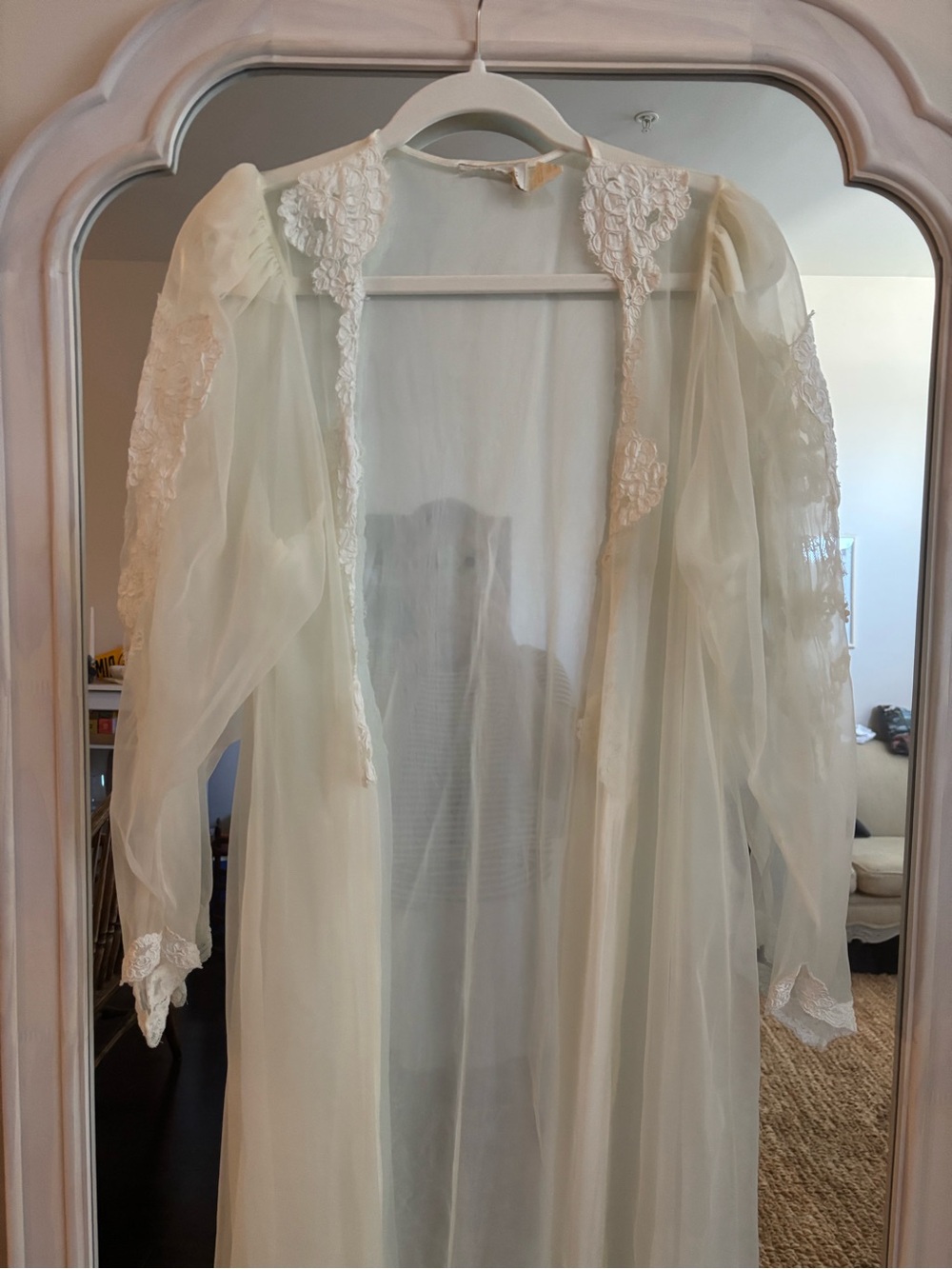 Vintage capped sleeve lace robe S - Picture 2 of 5